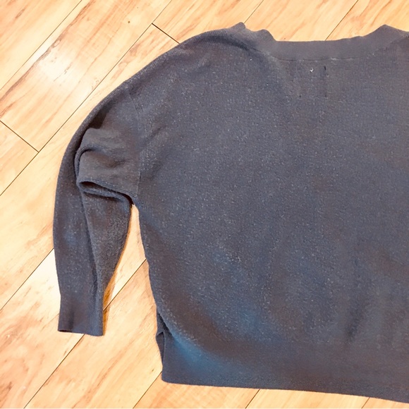 Abercrombie Fitch grey gray crop soft sweater v-neck winter athleisure - Picture 5 of 7